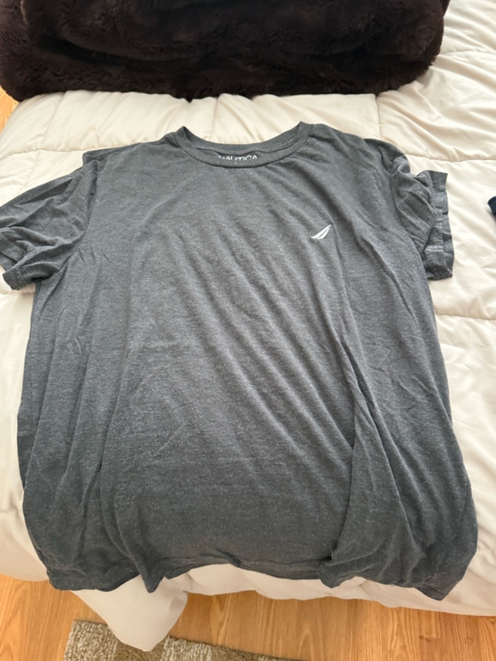 Nautica Men's Short Sleeve Crew Tee in Charcoal